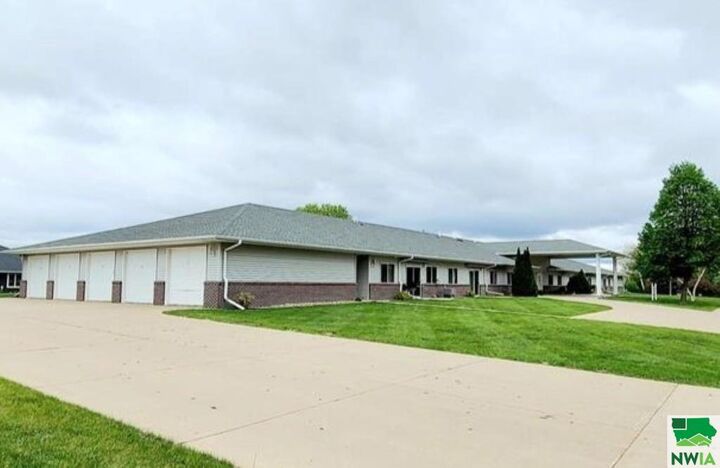 Property Photo: 1711 E 3rd St #3 IA 51239