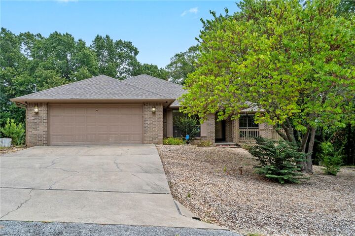 Property Photo: 4 Stratfield Lane AR 72714