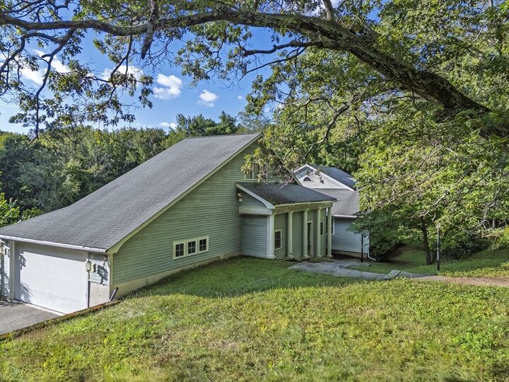 426 Conant Rd.  Weston MA 02493 photo
