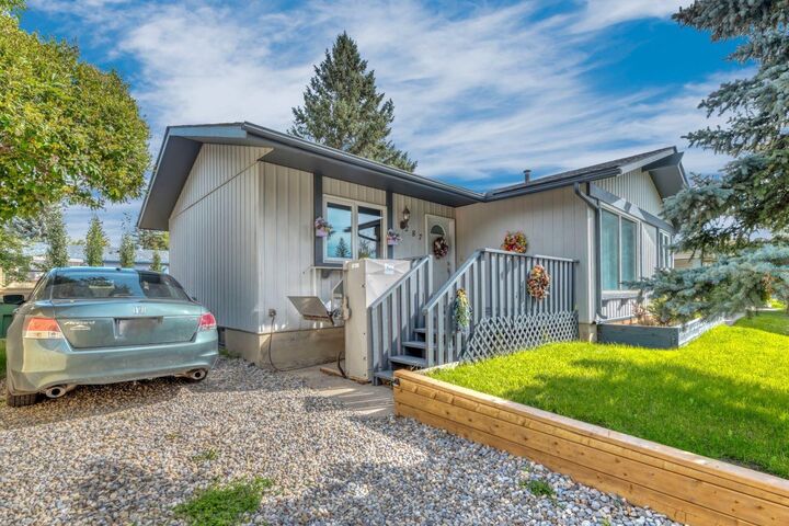 Property Photo:  287 Banister Drive  AB T1S 1E2 