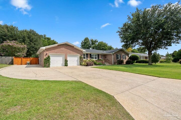 Property Photo: 3640 Maule Rd FL 32503