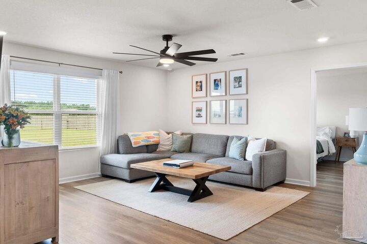 Property Photo: 2555 Molino Bridge Rd FL 32571