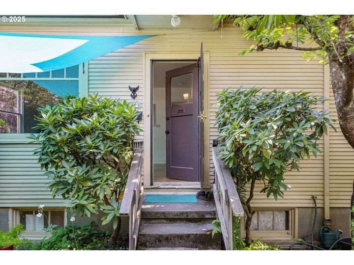 Property Photo:  1518 SE Main St  OR 97214 