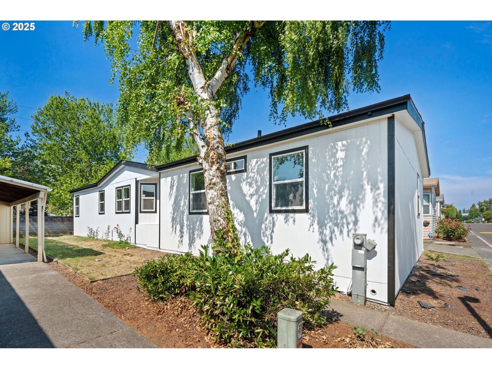 Property Photo:  1949 SE Palmquist Rd 42  OR 97080 