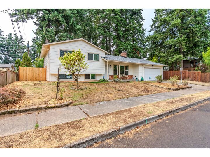 Property Photo:  17820 NE Everett St  OR 97230 