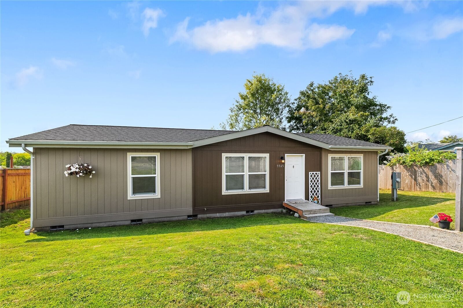 Property Photo: 5565 Hillvue WA 98230