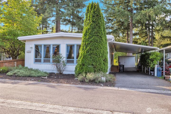 Property Photo:  18425 NE 95th Street 110  WA 98052 