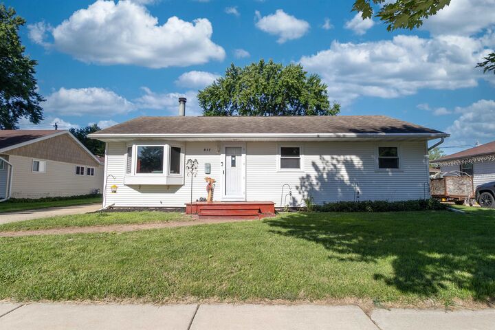 Property Photo: 837 Betty Avenue WI 54956
