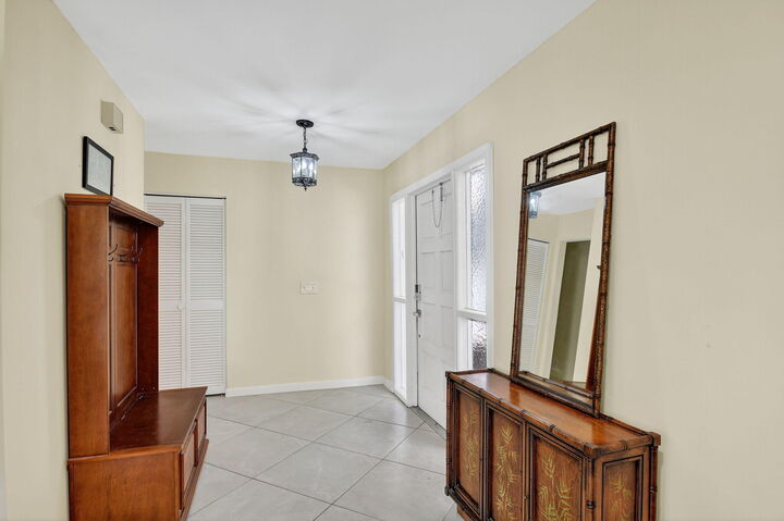 Property Photo: 324 Orange Tree Drive 5 FL 33462