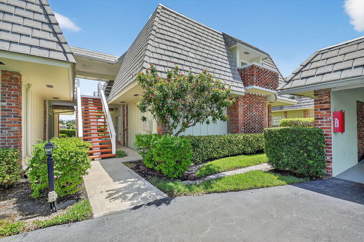 Property Photo: 324 Orange Tree Drive 5 FL 33462