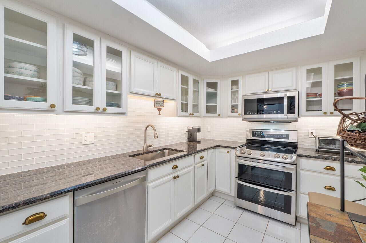 Property Photo: 2851 S Ocean Boulevard 3A FL 33432