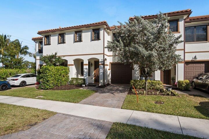 Property Photo: 6030 Bangalow Drive FL 33463