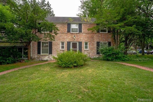 26120 Hendrie Boulevard  Huntington Woods MI 48070 photo