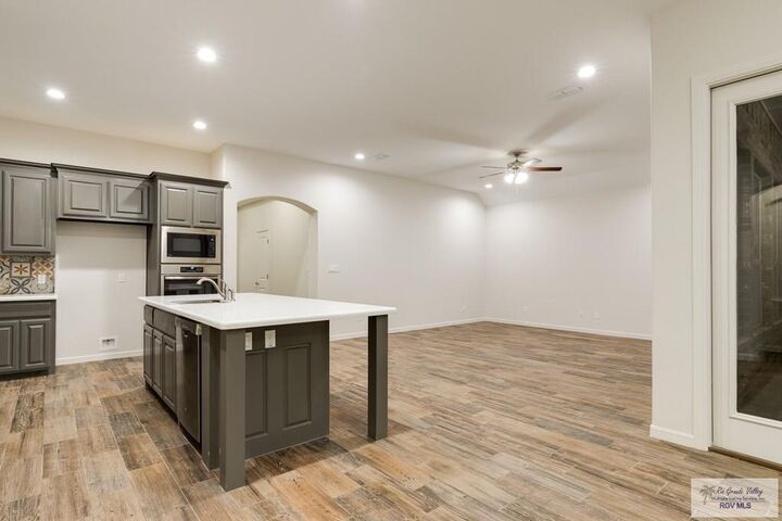Property Photo:  2409 Paso Dr  TX 78550 