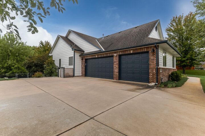 Property Photo:  12638 E Zimmerly Ct  KS 67207 