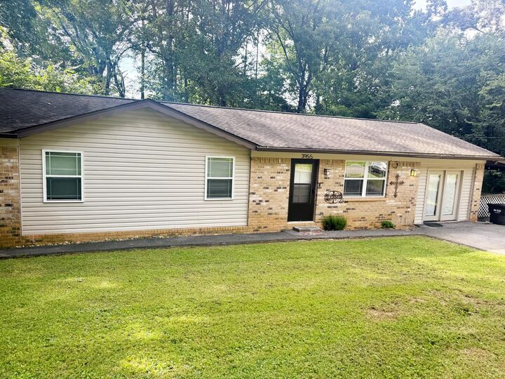 Property Photo: 3955 Lynncrest Drive NE TN 37323