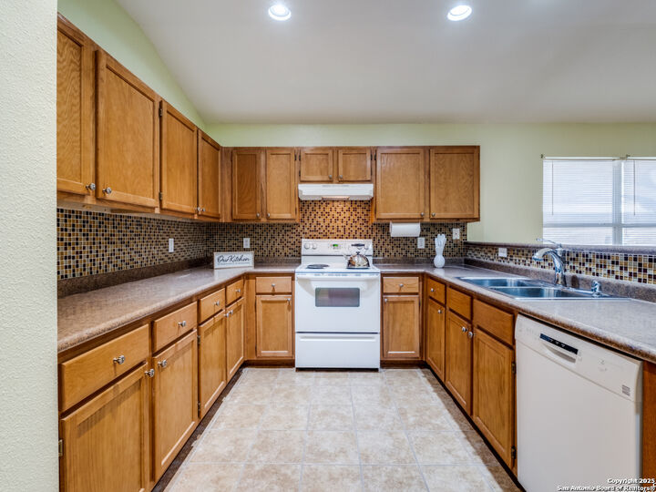Property Photo:  11418 Newkirk  TX 78023 
