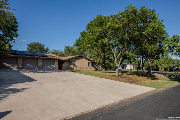 Property Photo:  13303 Flying W Trl  TX 78023 
