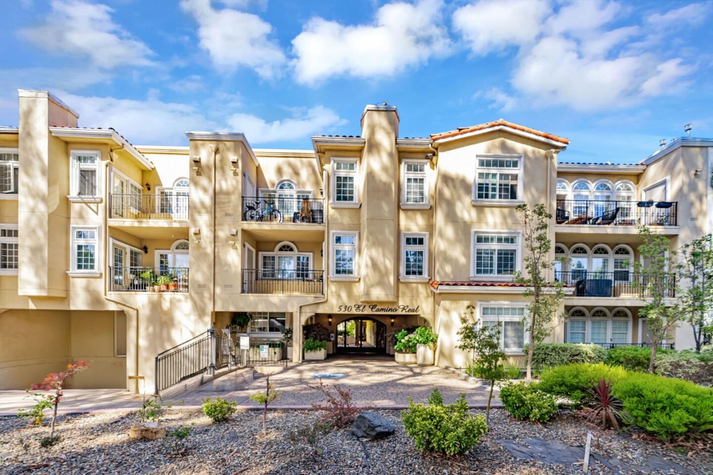 Property Photo: 530 El Camino Real 209 CA 94010