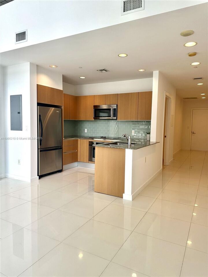 Property Photo: 1050 Brickell Ave 3416 FL 33131