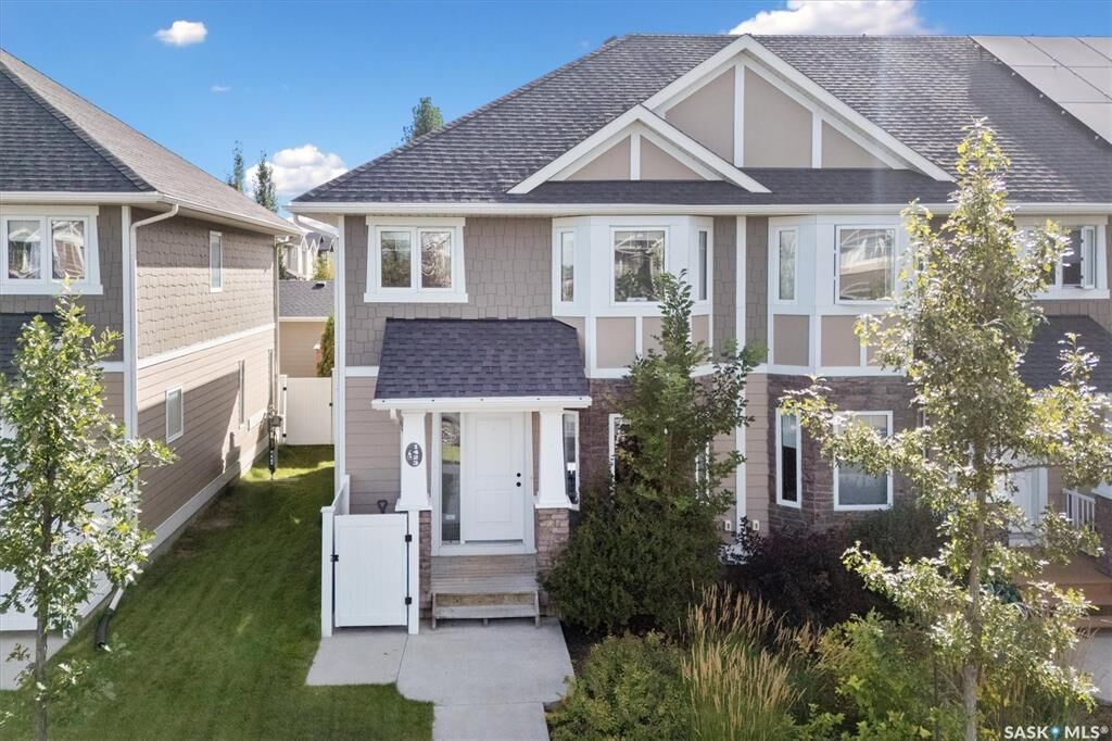 Property Photo: 1423 Hunter Road SK S7T 0T4