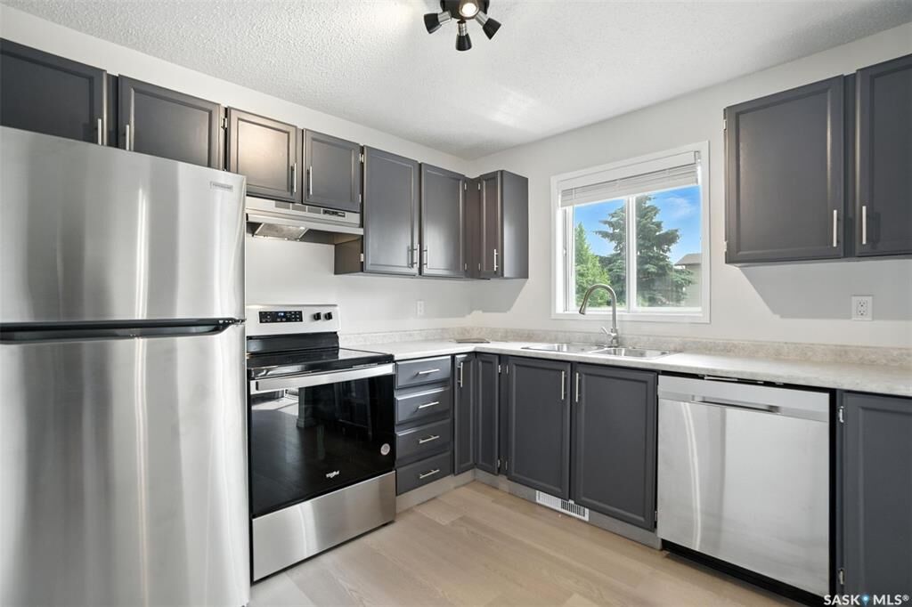 Property Photo: 238 Stillwater Drive SK S7J 4K3