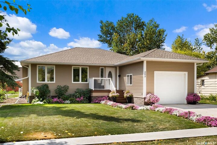 203 McRorie Avenue  Avonlea SK S0H 0C0 photo