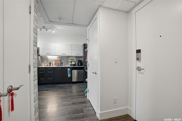Property Photo: 404 C Avenue S 221 SK S7M 5M9