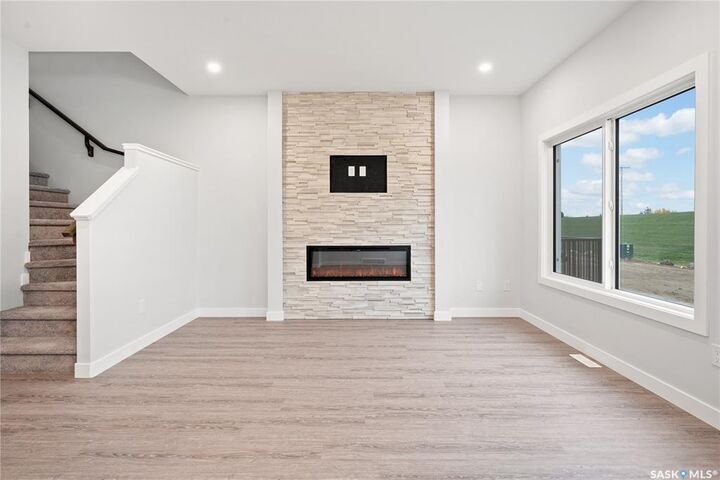 Property Photo: 527 Asokan Avenue SK S7V 1W1