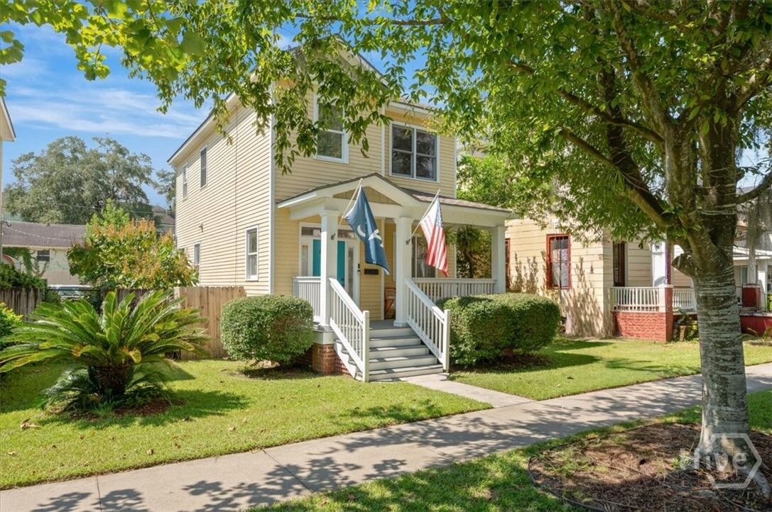 Property Photo: 829 E Duffy Street GA 31401