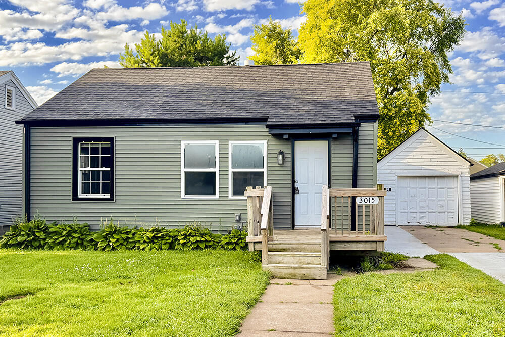 Property Photo: 3015 Ave G IA 51501