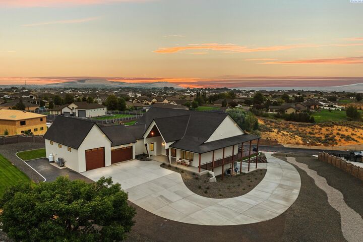 Property Photo: 15710 Ridge View Lane WA 99338