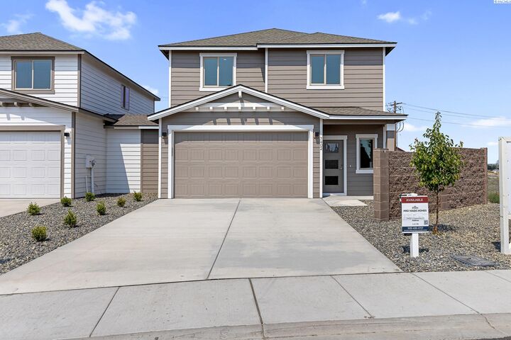 Property Photo:  7402 Grapevine Ct  WA 99353 