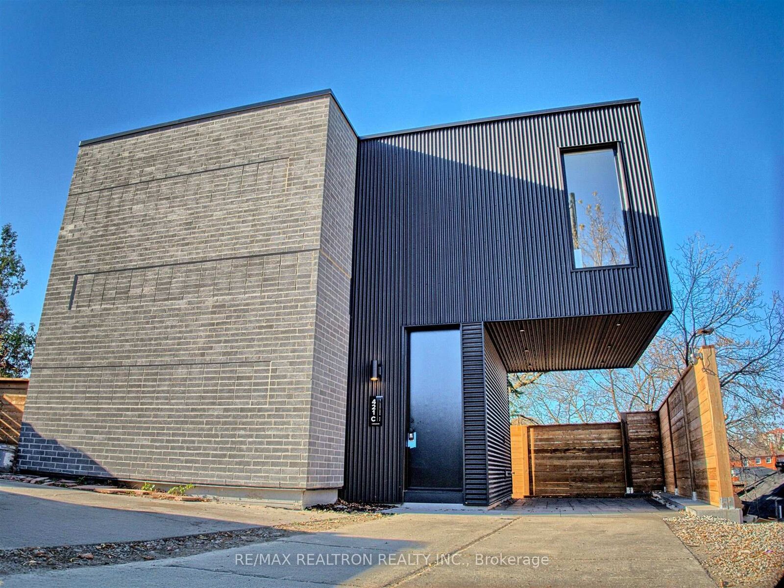 Property Photo:  421 Silverthorn Avenue Unit C  ON M6M 3H1 