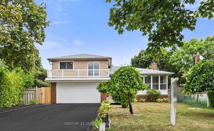Property Photo: 3651 Broomhill Crescent ON L4Y 3N5