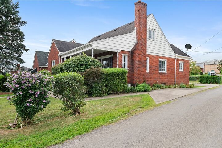 Property Photo:  965 Morgan St  PA 15014 
