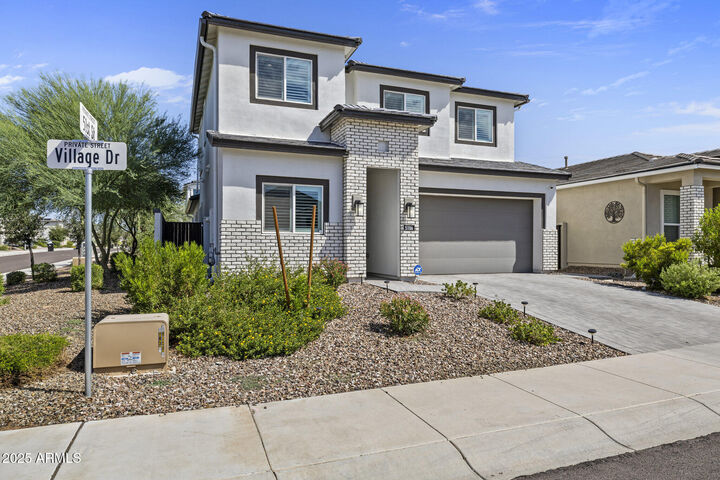 Property Photo:  5106 E Village Drive  AZ 85254 