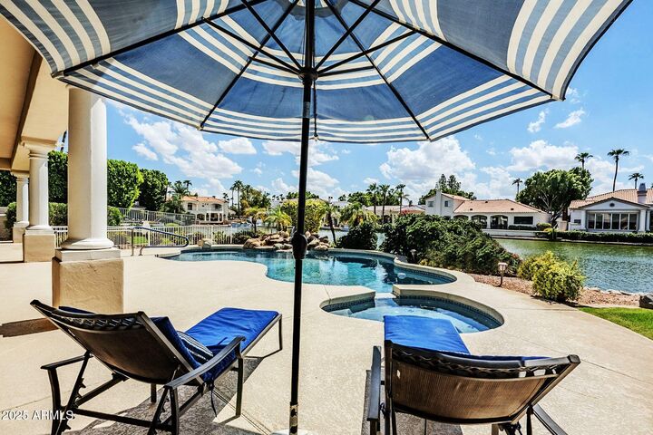 Property Photo:  1511 E Treasure Cove Drive  AZ 85234 