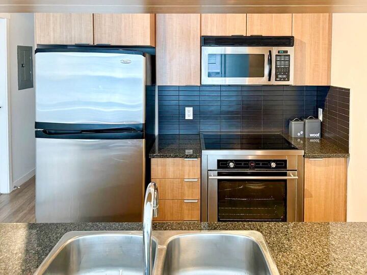 Property Photo:  1010 Richards Street 609  BC V6B 1G2 