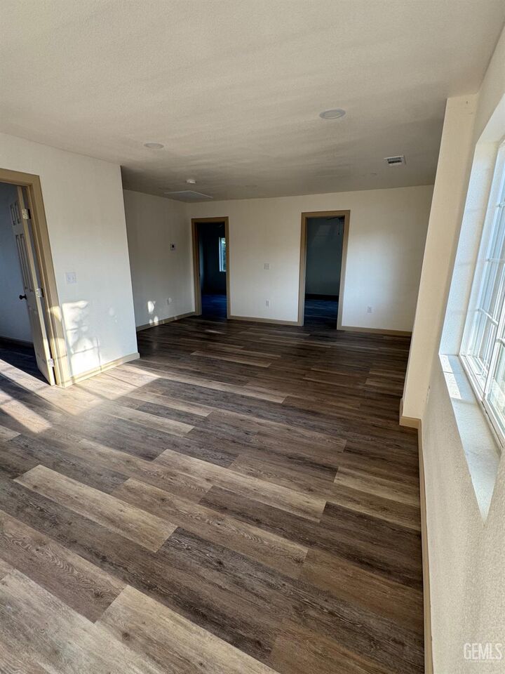 Property Photo: 694 S State Street CA 93219