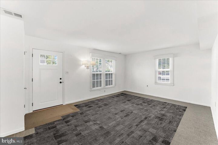 Property Photo:  20 Patrick Henry Court  DE 19711 