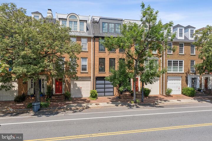 Property Photo: 422 N Union Street VA 22314