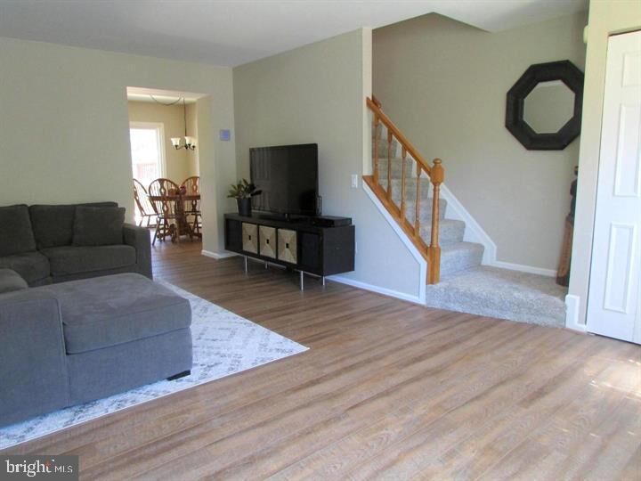 Property Photo: 14840 Lynhodge Court VA 20120