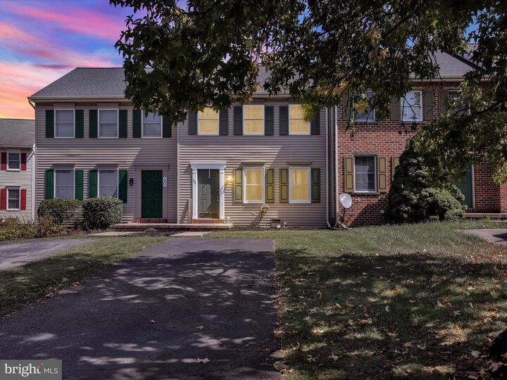 28 Cranfield Court  Elizabethtown PA 17022 photo