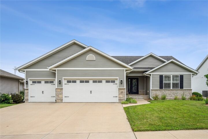 435 E Jefferson Street  North Liberty IA 52317 photo