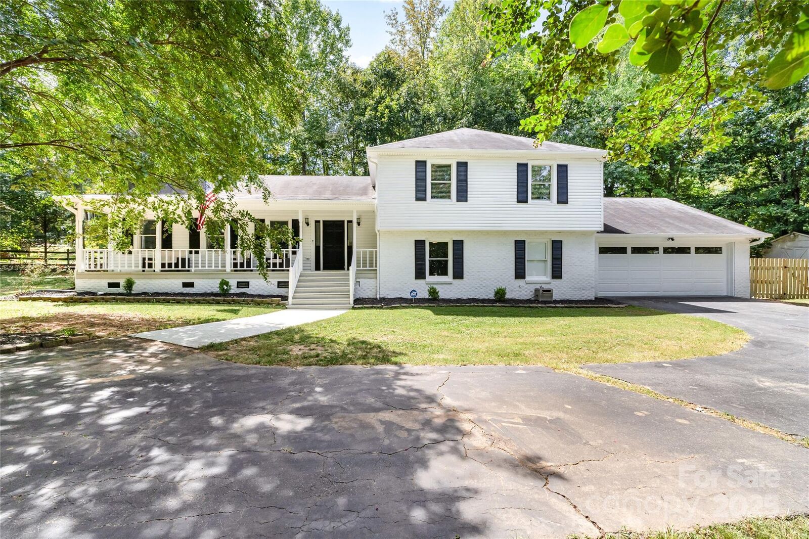 Property Photo: 4501 Brookwood Road NC 28215
