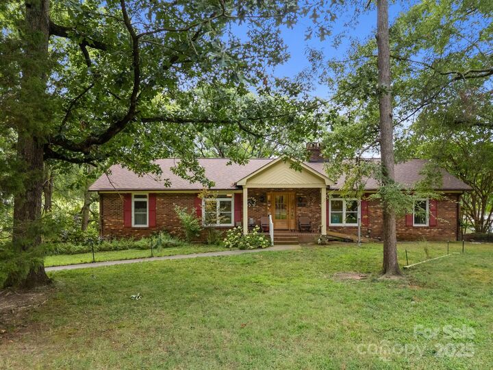 Property Photo:  240 Skysail Road  NC 28146