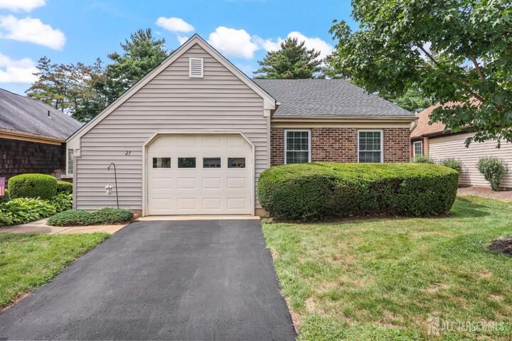 27 Martin Van Buren Drive  Monroe NJ 08831 photo