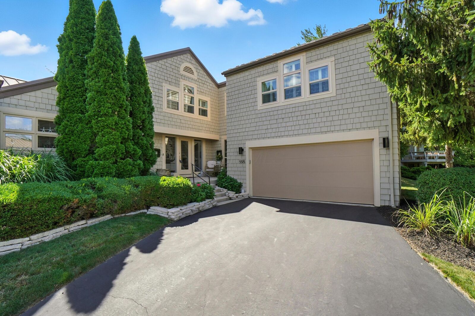 Property Photo: 5515 Aryshire Court OH 43017