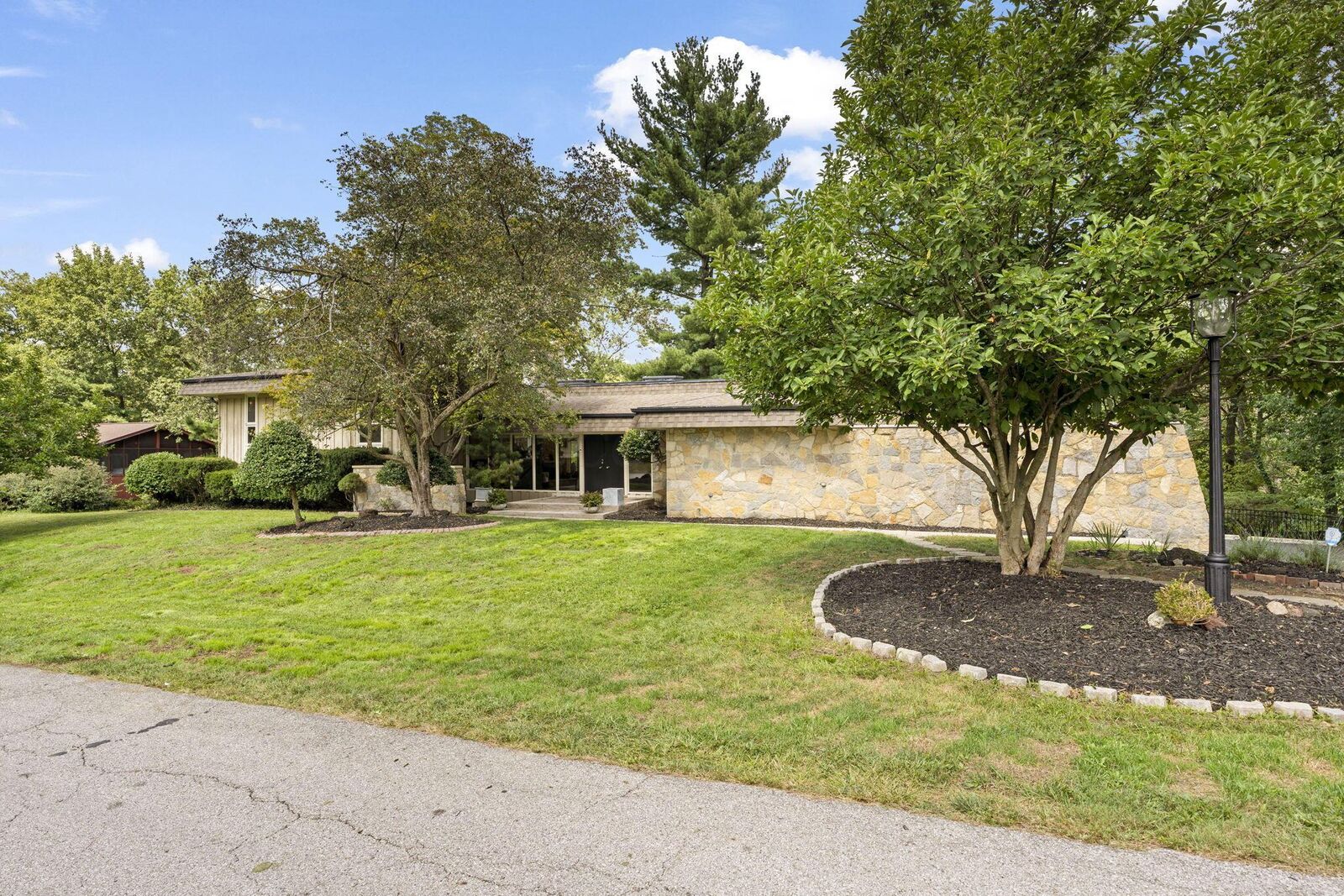 Property Photo: 5966 Whitman Road OH 43213